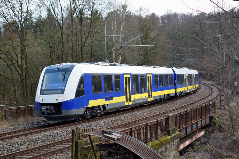 622 202/622 702 als ST 92710 bei km 11,2 (M&auml;rz 2014)