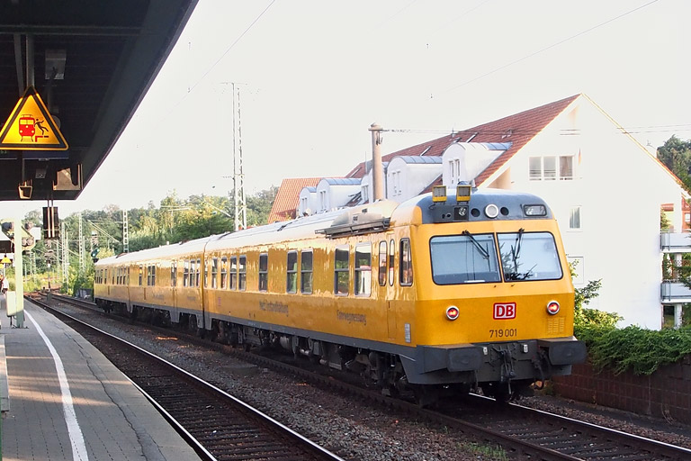 719 001 als NbZ 94360 bei km 16,8 (Juni 2014)