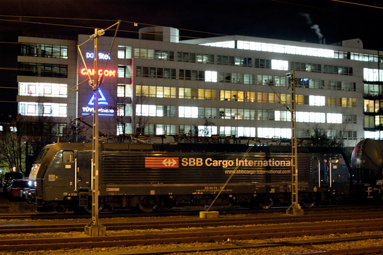 ES 64 F4-107 bei km 15,6 (Dezember 2014)