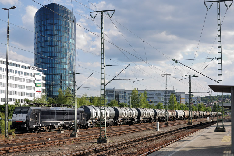 ES 64 F4-990 bei km 15,6 (Juni 2014)