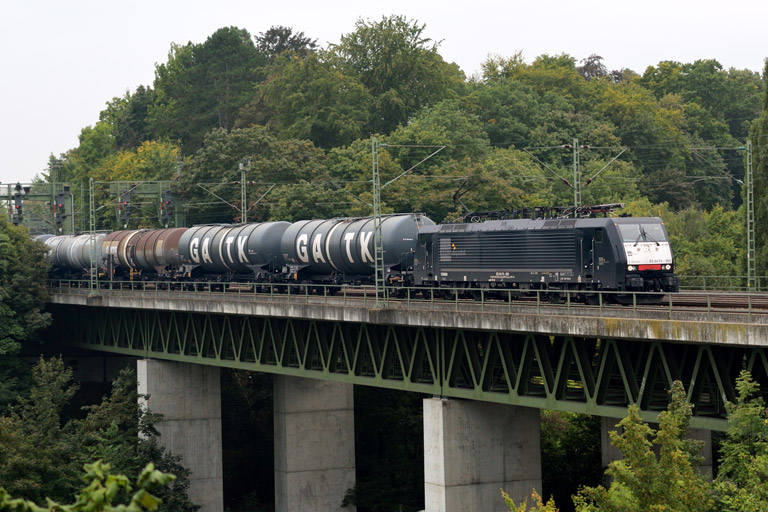 ES 64 F4-992 bei km 14,6 (September 2014)