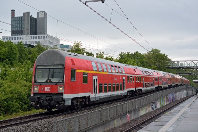 143 569 mit Lr 70101 bei km 14,2 (Mai 2014)