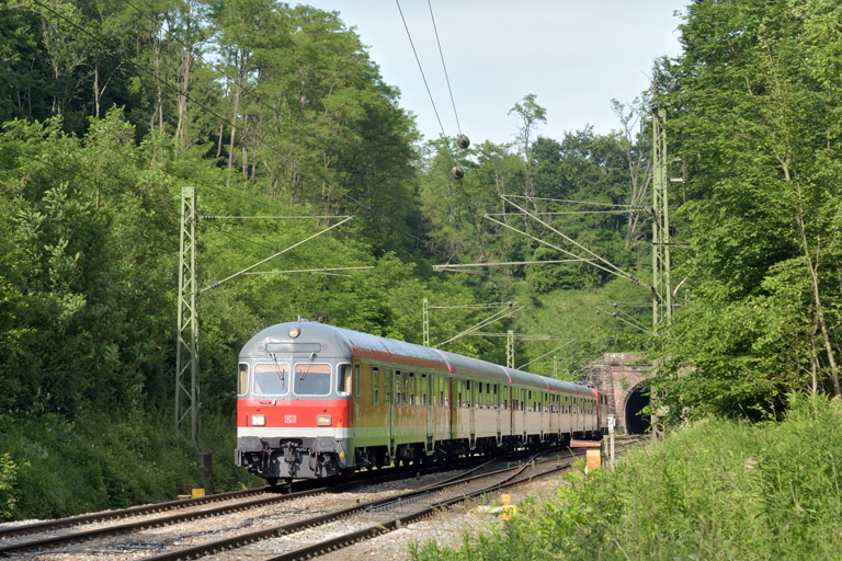 RE 19007 bei km 18,0 (Juni 2014)