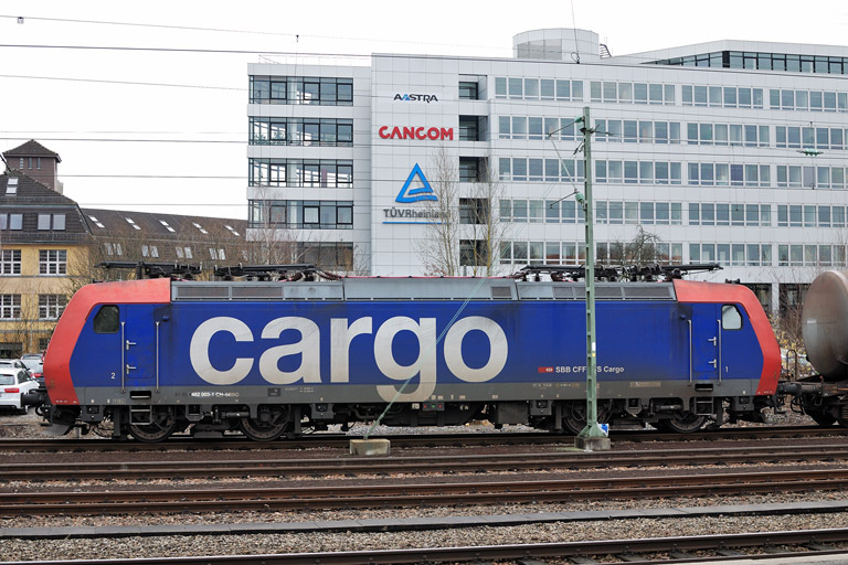 482 003 bei km 15,6 (Januar 2014)