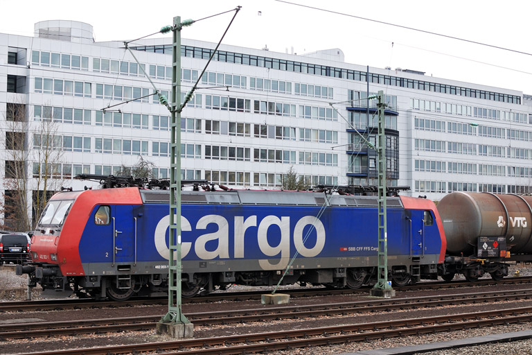 482 003 bei km 15,6 (Januar 2014)