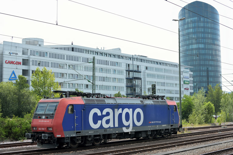 482 019 bei km 15,6 (Juli 2014)