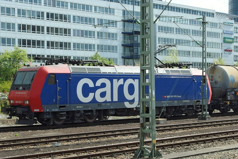 482 022 bei km 15,6 (April 2014)