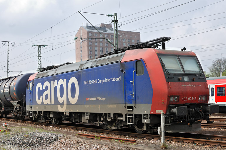 482 023 bei km 15,6 (April 2014)