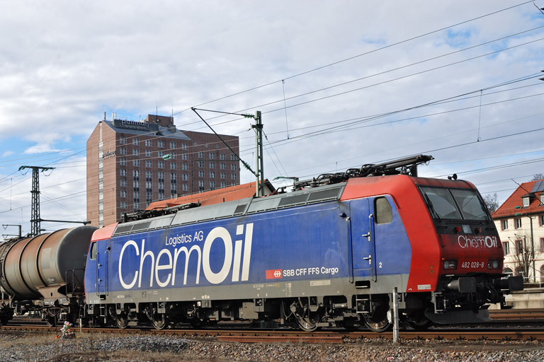 482 028 bei km 15,6 (Januar 2014)