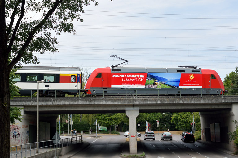 101 029 mit IC 280 bei km 16,4 (August 2015)