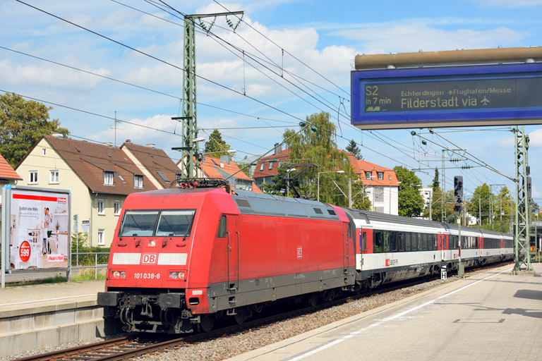 101 038 mit IC 187 bei km 15,6 (September 2015)