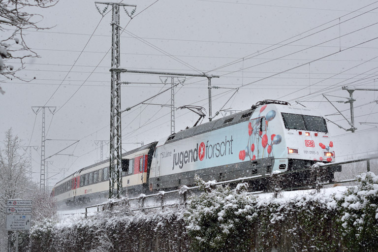 101 050 mit IC 185 bei km 16,6 (Januar 2015)