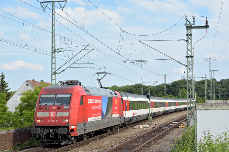 101 118 mit IC 184 bei km 16,8 (Juni 2015)