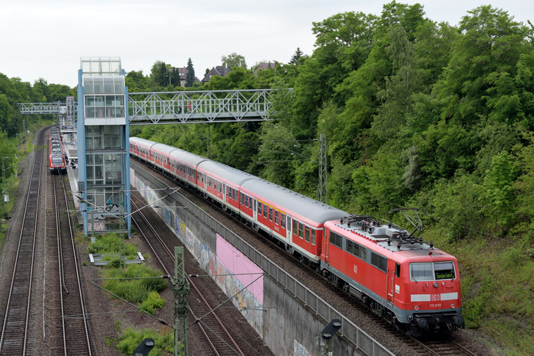 111 078 mit Lr 70677 bei km 14,0 (Juni 2015)