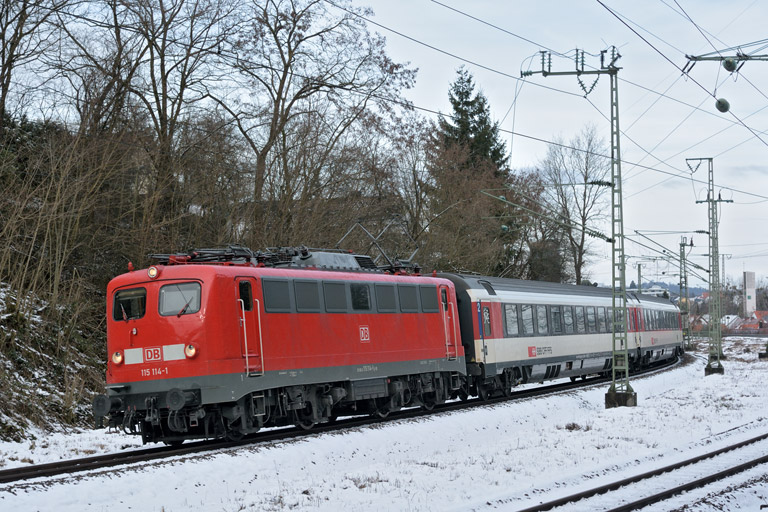 115 114 mit IC 187 bei km 17,4 (Januar 2015)