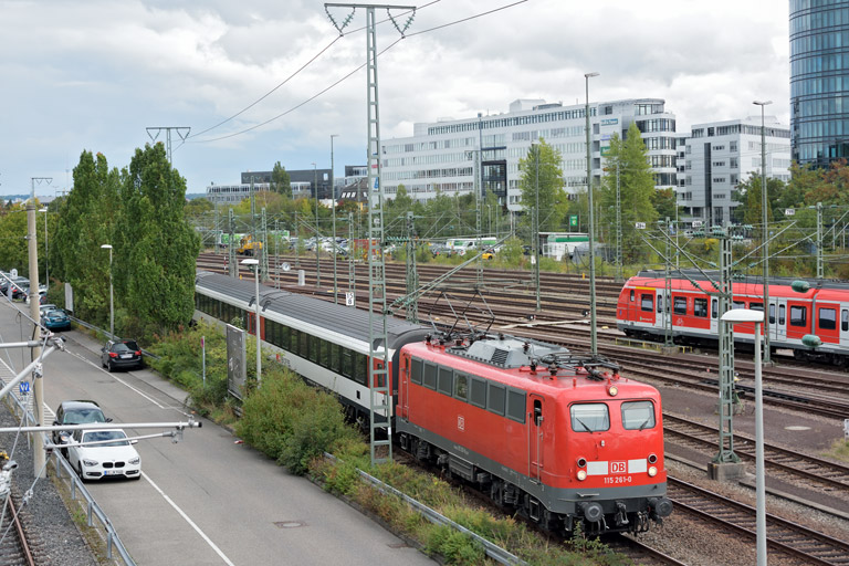 115 261 mit IC 185 bei km 15,8 (September 2015)