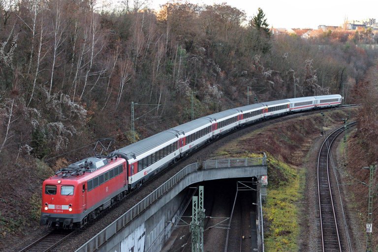 115 261 mit IC 281 bei km 13,8 (Dezember 2015)