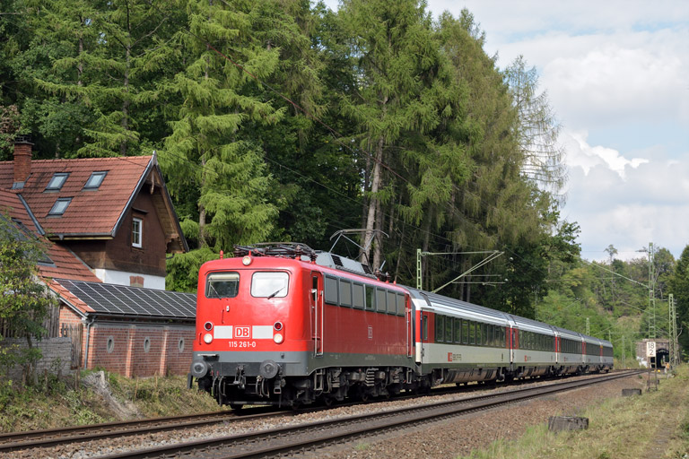 115 261 mit IC 281 bei km 18,2 (September 2015)