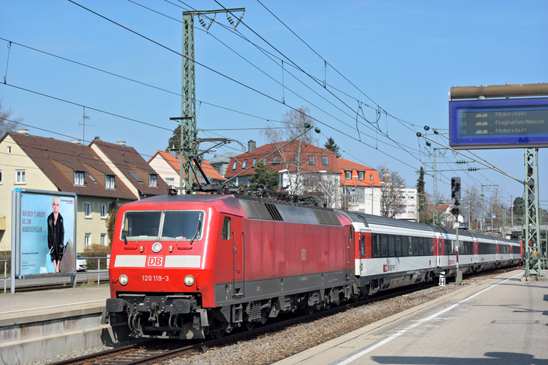 120 119 mit IC 2547 bei km 15,6 (M&auml;rz 2015)