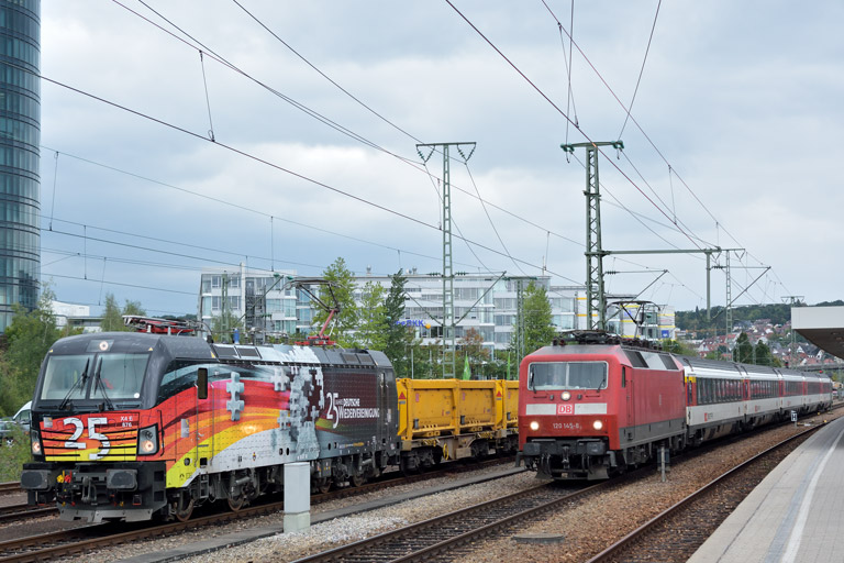 120 145 mit IC 280 und 193 876 bei km 15,6 (September 2015)