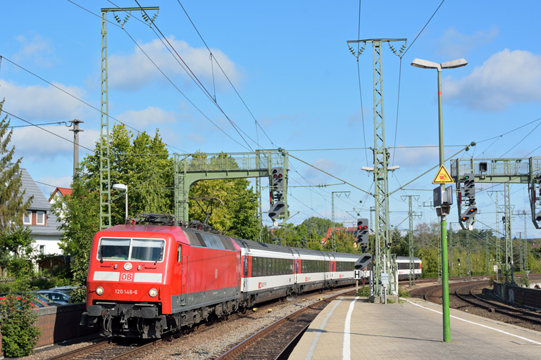 120 146 mit IC 183 bei km 16,6 (September 2015)