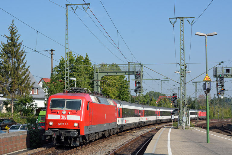 120 150 mit IC 2533 bei km 16,6 (August 2015)