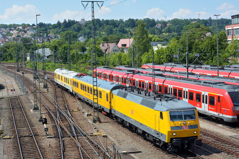 120 502 mit NbZ 94331 bei km 16,0 (Juli 2015)