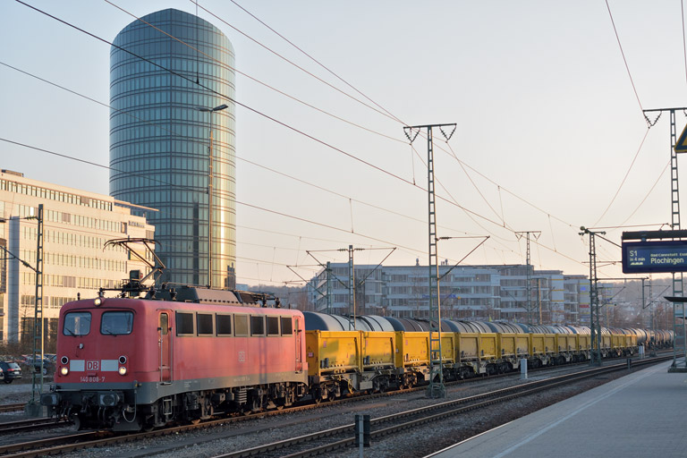 140 808 bei km 15,6 (M&auml;rz 2015)