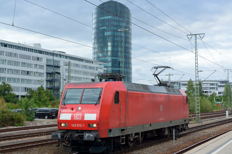 145 012 als T 66699 bei km 15,6 (Juli 2015)