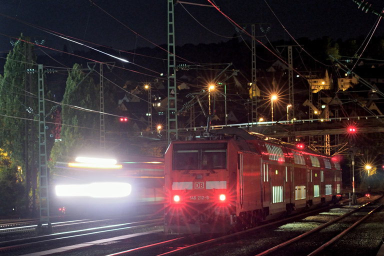 146 212 mit RE 19049 bei km 15,8 (September 2015)