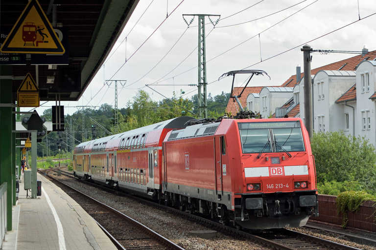 146 213 mit RE 19045 bei km 16,8 (Juli 2015)