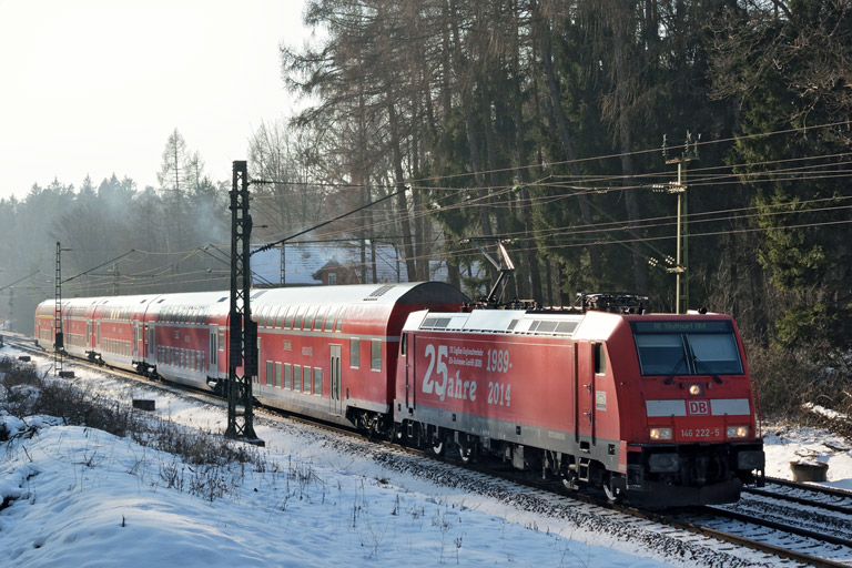 146 222 mit RE 19044 bei km 18,2 (Februar 2015)