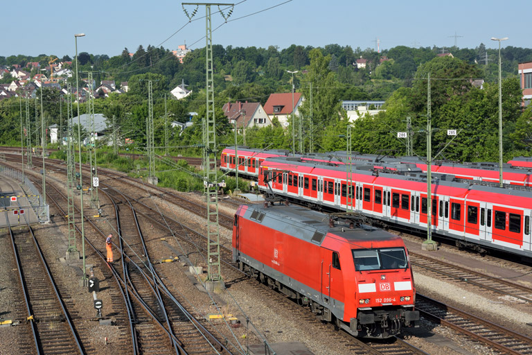 152 096 als T 66699 bei km 16,0 (Juli 2015)