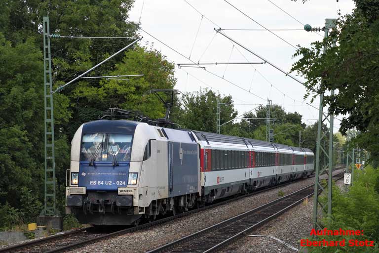 ES 64 U2-024 (182 524) mit IC 281 bei km 12,8 (August 2015)