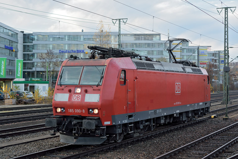185 090 als T 66699 bei km 15,6 (November 2015)