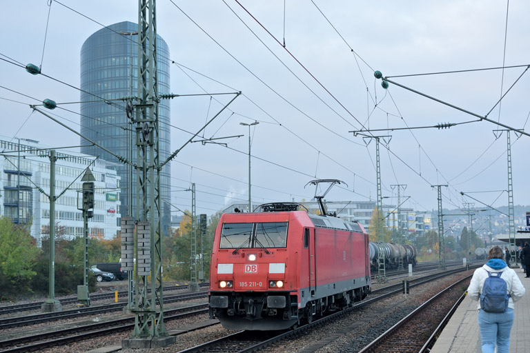 185 211 als T 66699 bei km 15,6 (Oktober 2015)
