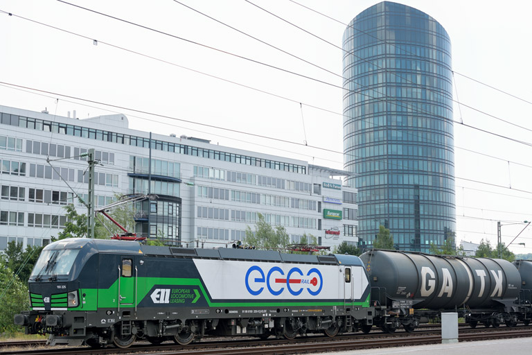 193 225 bei km 15,6 (Juli 2015)