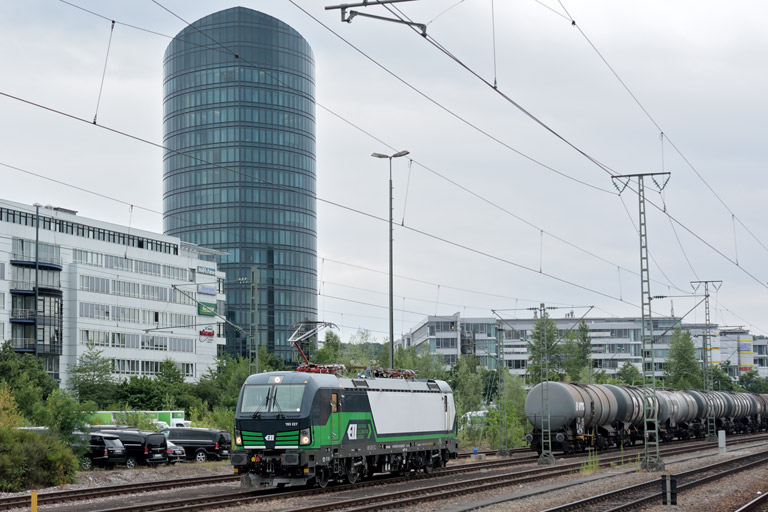 193 227 bei km 15,6 (Juli 2015)