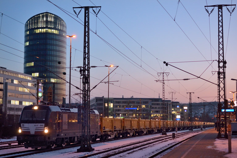 193 860 mit BauZ 91943 bei km 15,6 (Februar 2015)