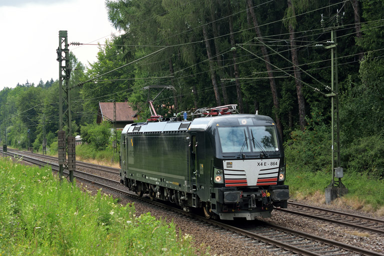 193 864 als Tfzf 91936 bei km 18,2 (Juli 2015)