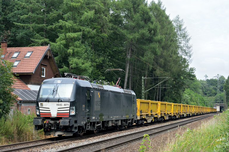 193 871 mit Bauz 91608 bei km 18,2 (Juli 2015)