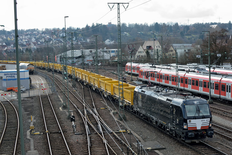 193 873 mit BauZ 91943 bei km 16,0 (Februar 2015)