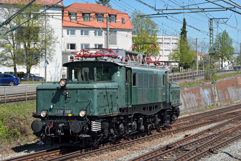 194 088 als Tfzf(D) 75636 bei km 15,4 (April 2015)