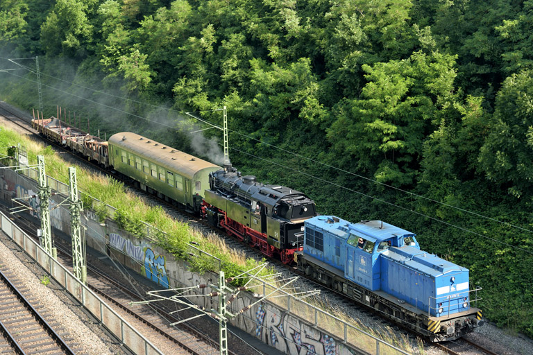204 016 und FK 262 mit DLr 80409 bei km 13,8 (Juli 2015)