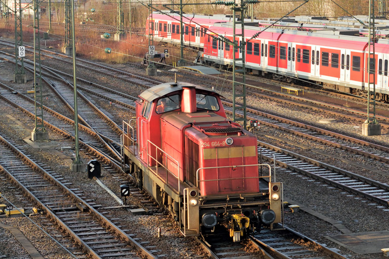 294 664 bei km 16,0 (Dezember 2015)