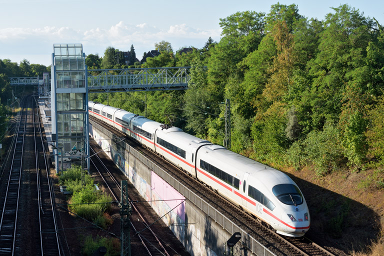 403 055 (Tz 355) als LPFT-W 13341 bei km 14,0 (Juli 2015)