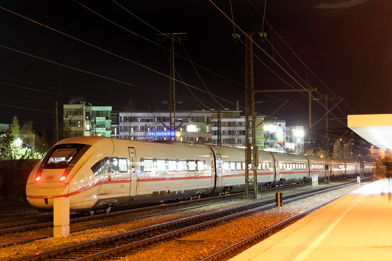 Baureihe 412 (Tz 9002) bei km 15,6 (November 2015)