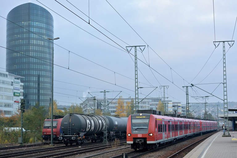 425 308 als RE 19082 bei km 15,6 (Oktober 2015)