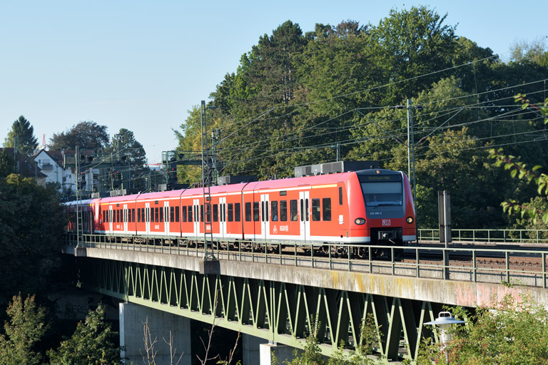 425 309 als RE 19082 bei km 14,6 (September 2015)