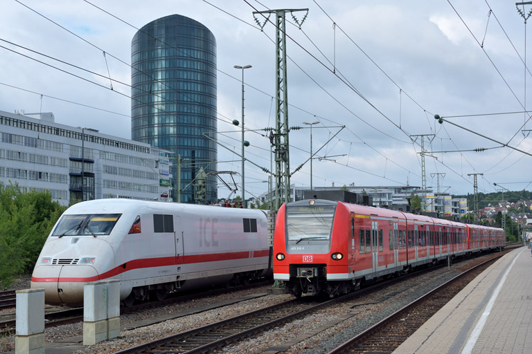 425 310 als RE 19082 bei km 15,6 (Juni 2015)